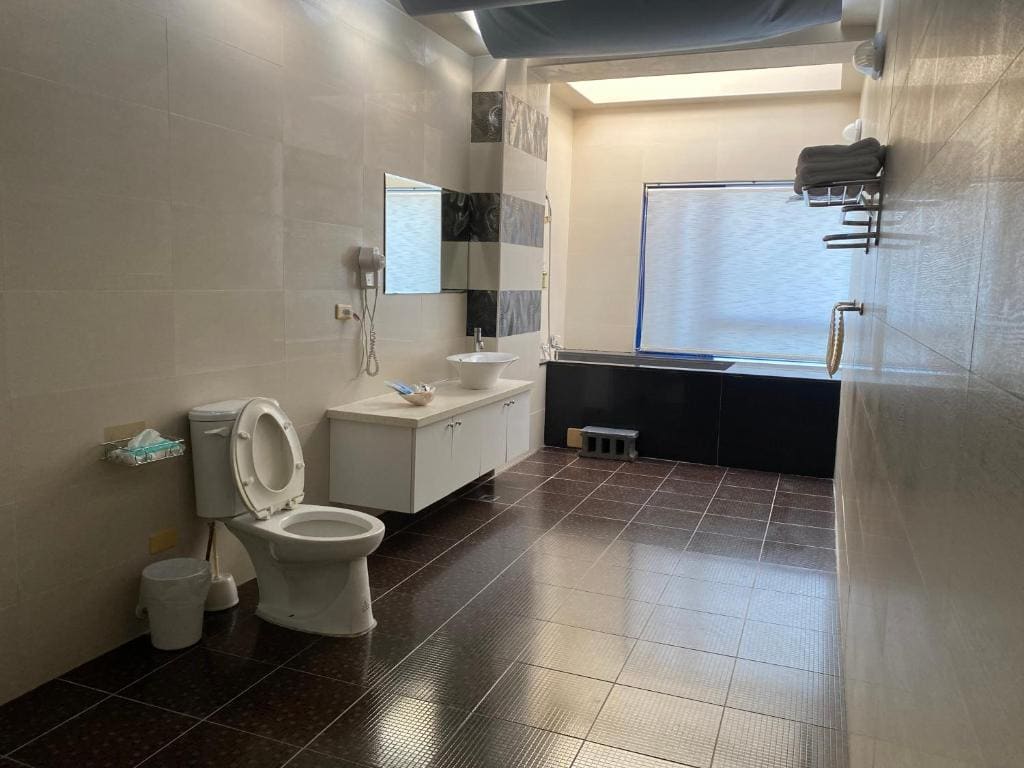 Double Room with Balcony and Sea View room - Image 3