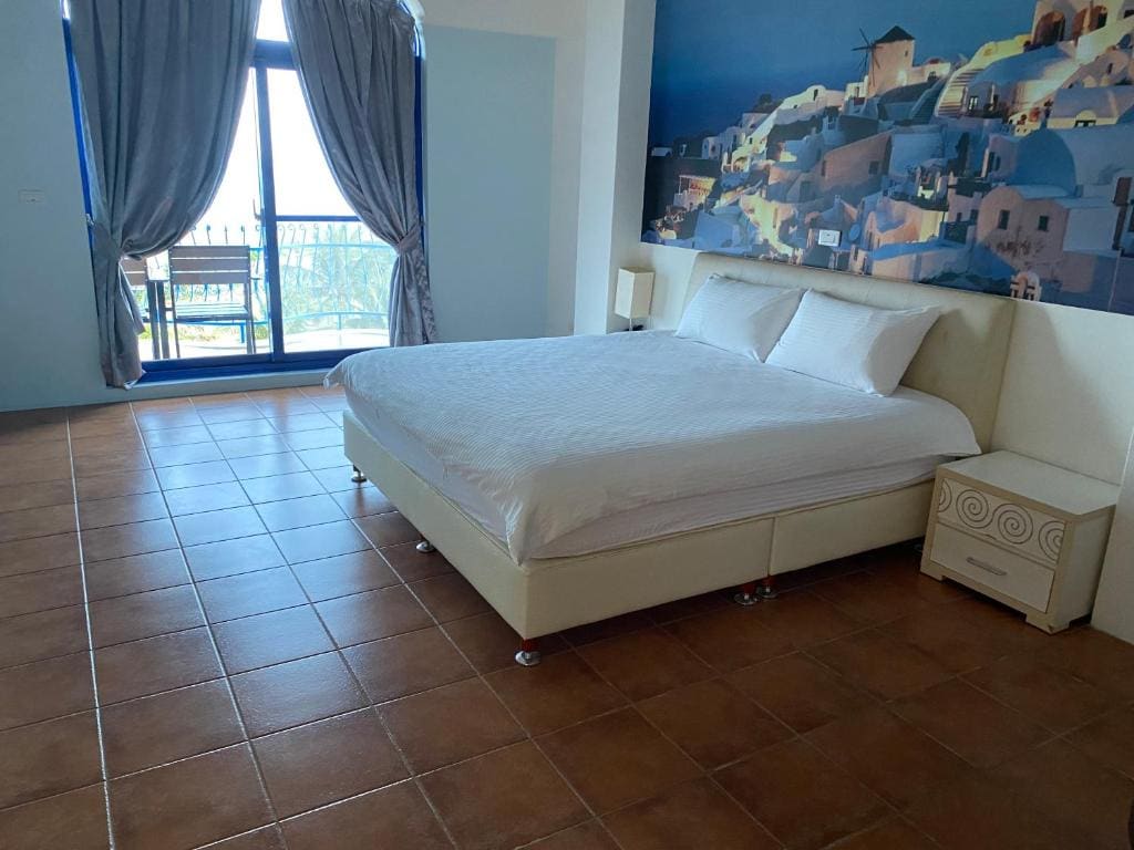 Double Room with Balcony and Sea View room - Image 1