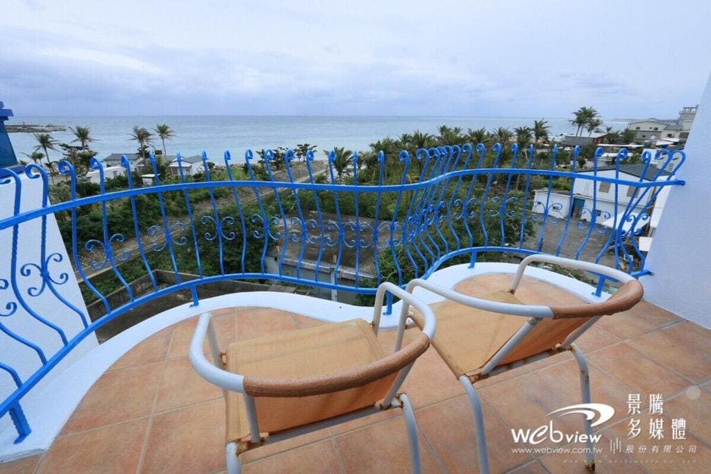 Double Room with Balcony and Sea View room - Image 2