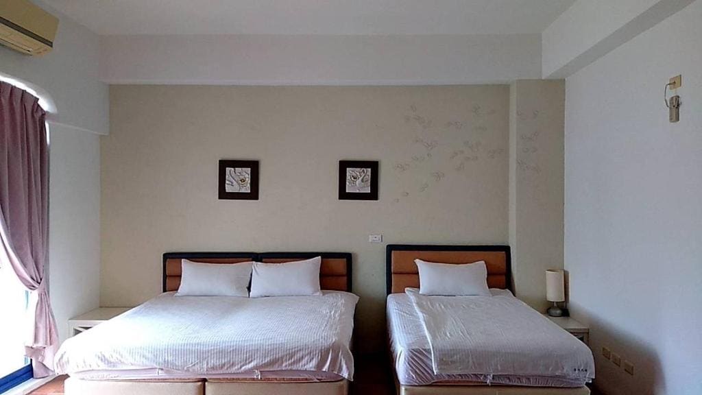 Triple Room with Private Bathroom room - Image 1