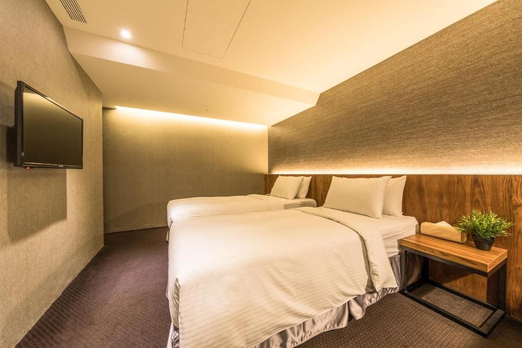 Standard Twin Room - no window room - Image 1