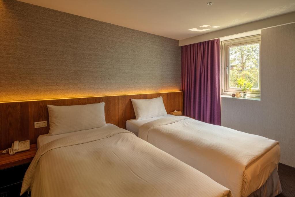 Superior Twin Room room - Image 2