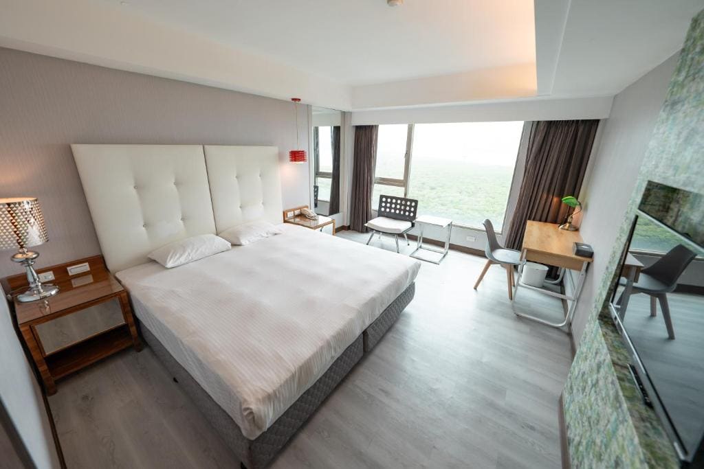 Superior Double Room with Sea View room - Image 2