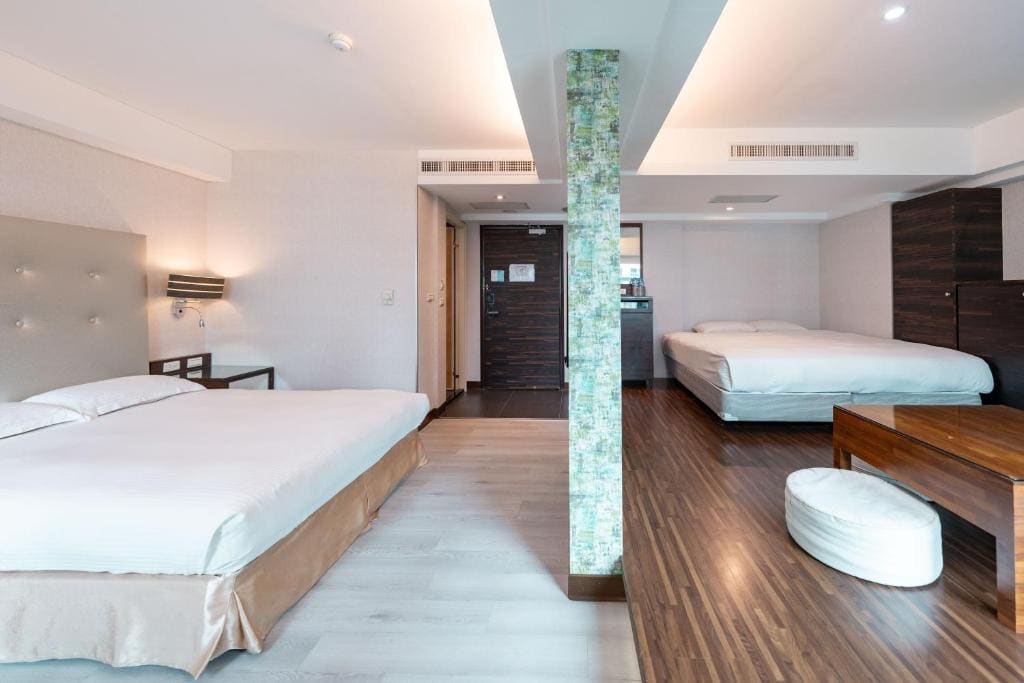 Superior Double Room with Sea View room - Image 3