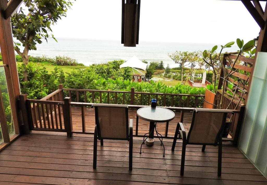 Deluxe Double Room with Balcony and Sea View room - Image 3