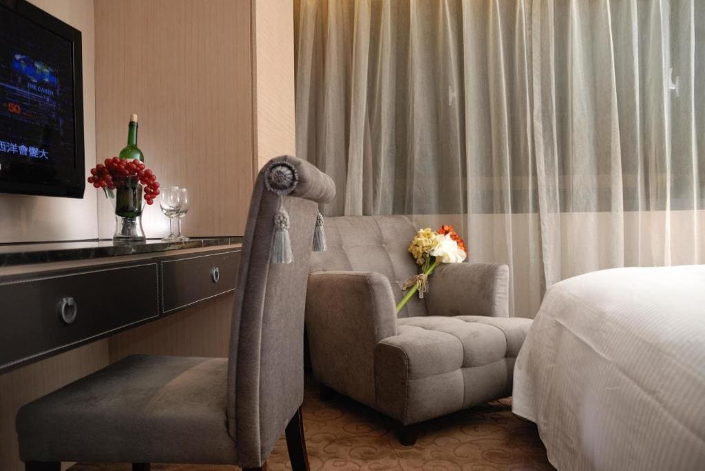 Standard Twin Room room - Image 3