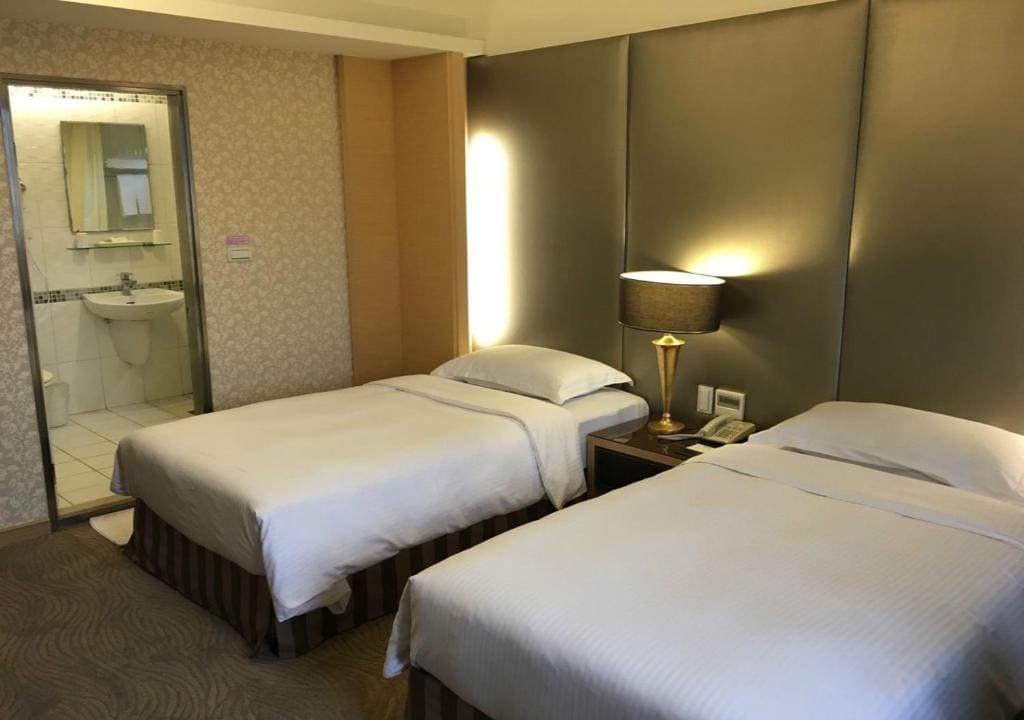 Standard Twin Room room - Image 2