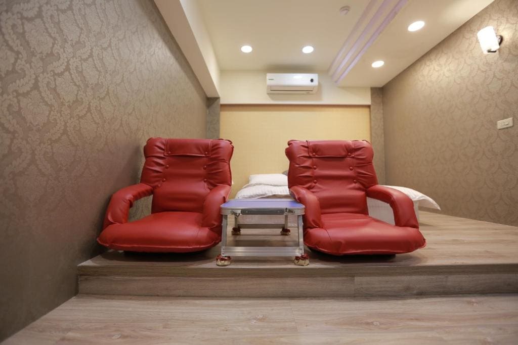 Deluxe Double Room with Shower room - Image 1