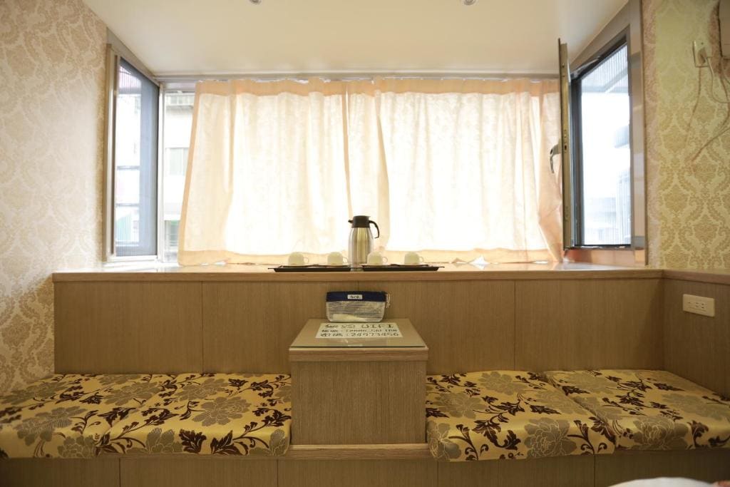 Luxury Quadruple Room room - Image 1