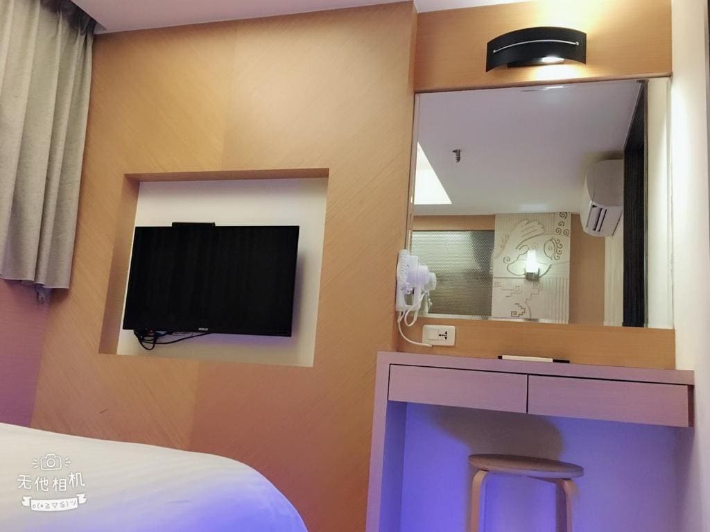Double Room with Private Bathroom room - Image 3