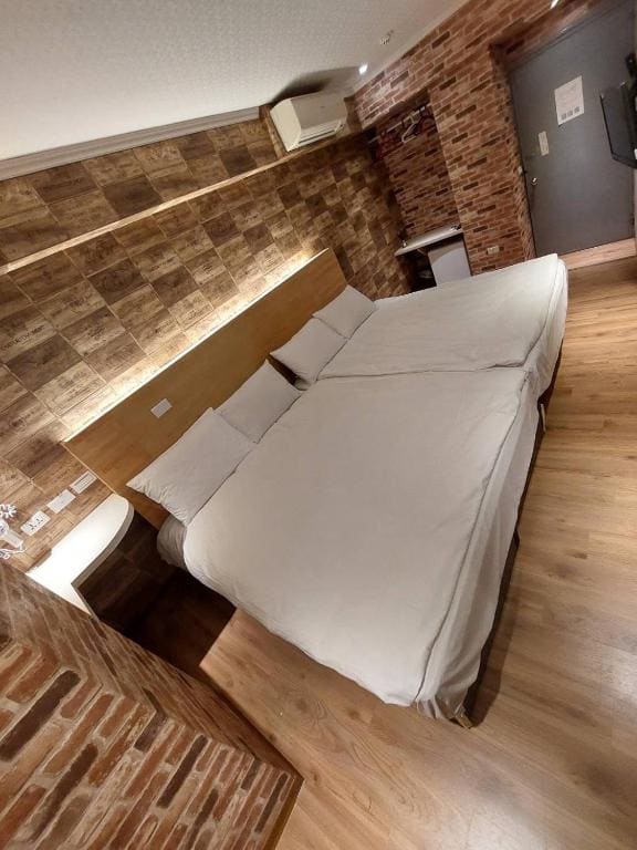 Economy Quadruple Room room - Image 1
