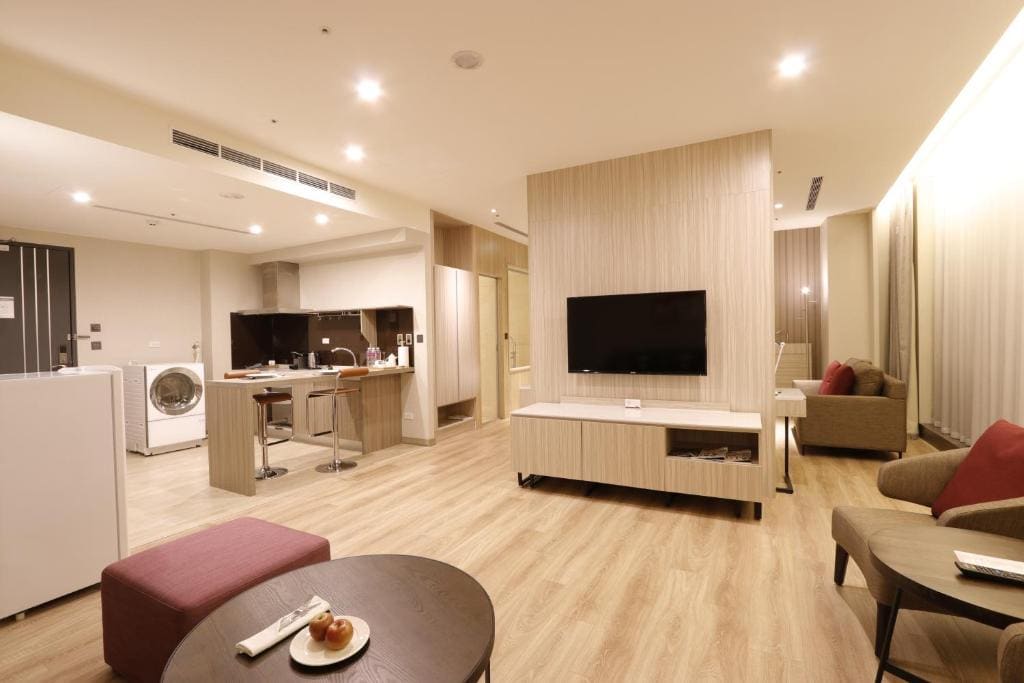 Executive Suite room - Image 3