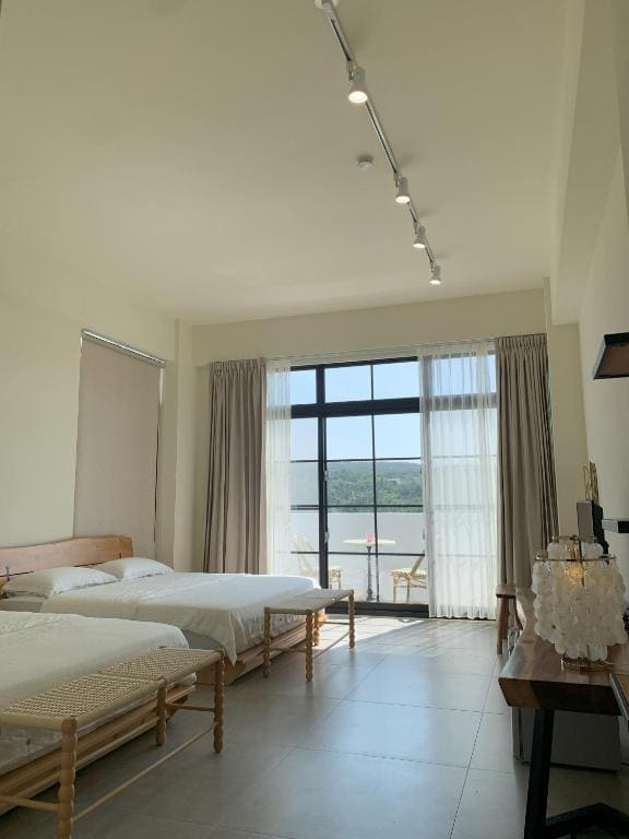 Double Room with Garden View room - Image 3