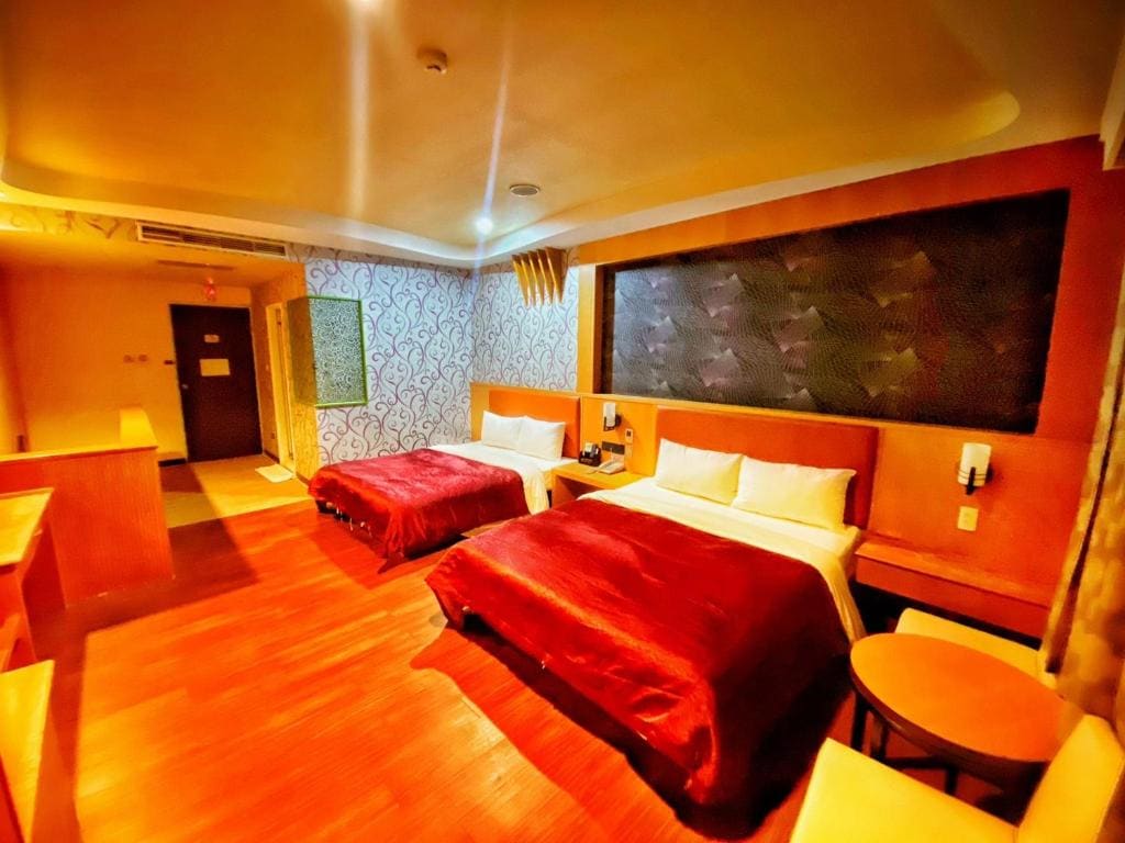 Queen Room with shower room - Image 2