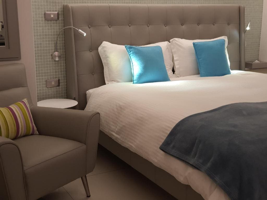 Deluxe Double Room with Bath room - Image 3