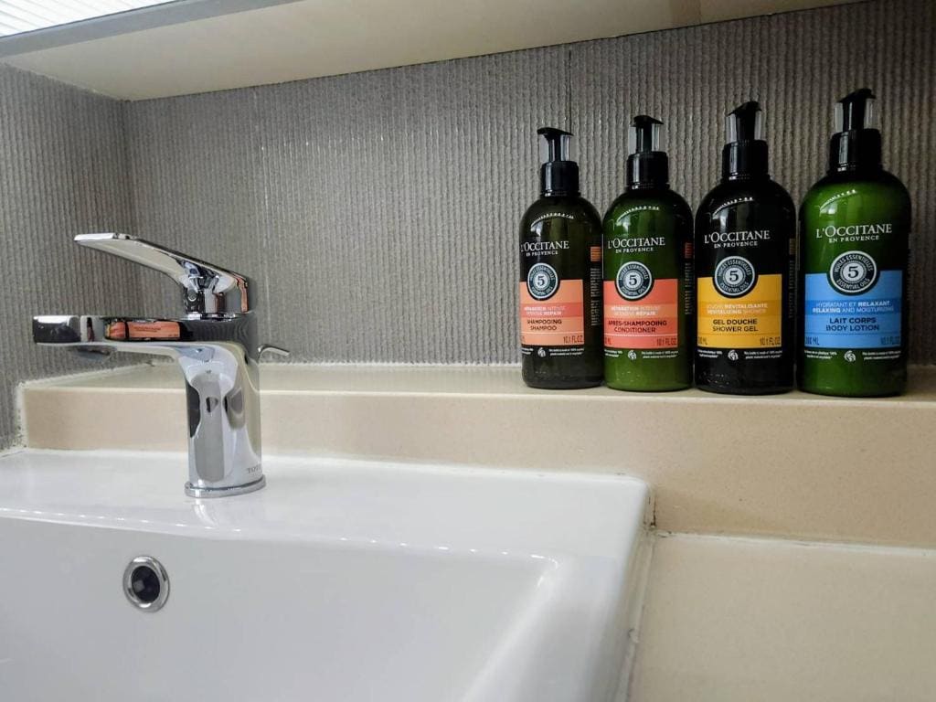 Deluxe Double Room with Bath room - Image 1