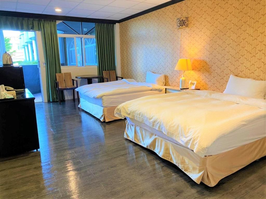Deluxe Double or Twin Room room - Image 2