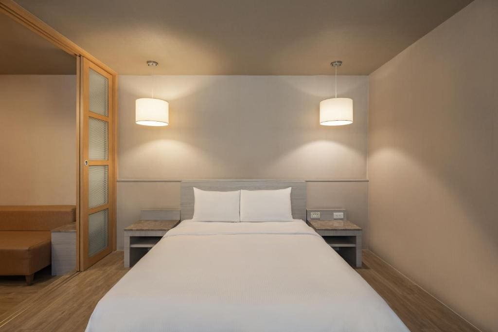 Deluxe Double Room room - Image 2