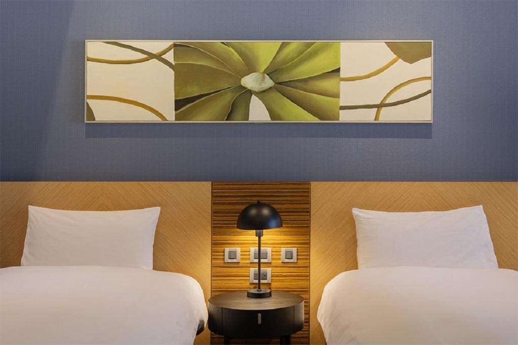 Deluxe Twin Room room - Image 2