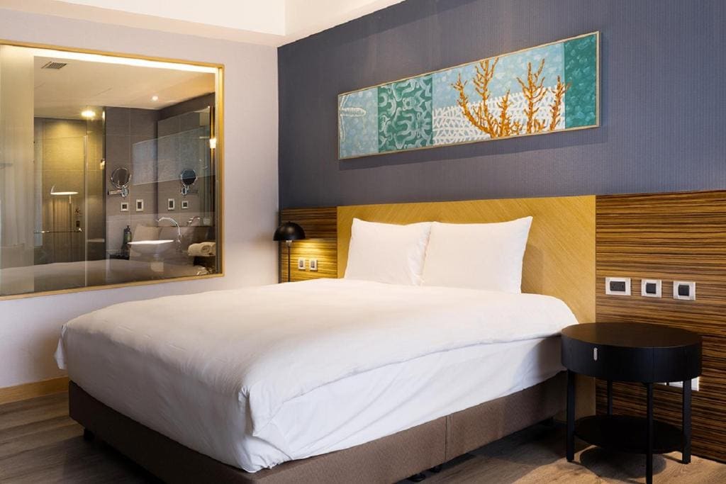 Deluxe King Room room - Image 1