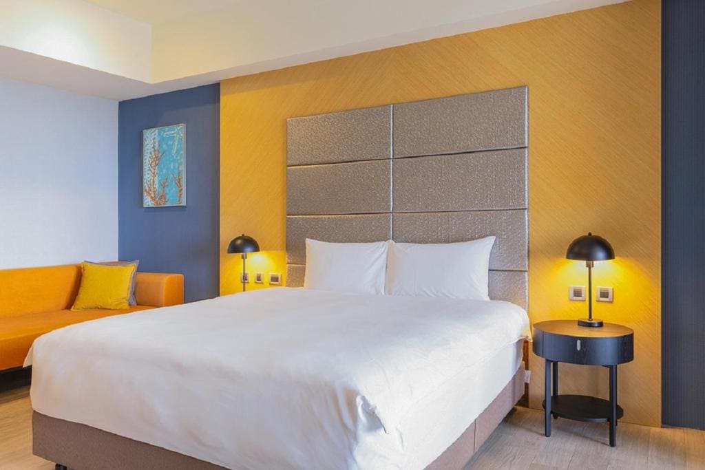 Premier King Room with Ocean View room - Image 3