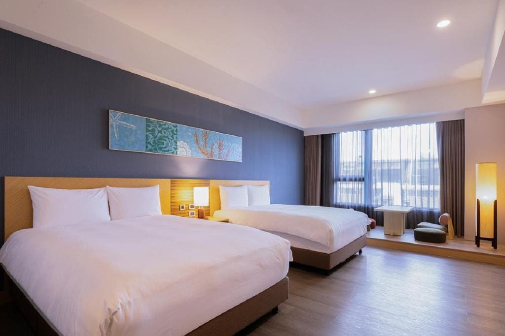 Deluxe Family Room room - Image 3