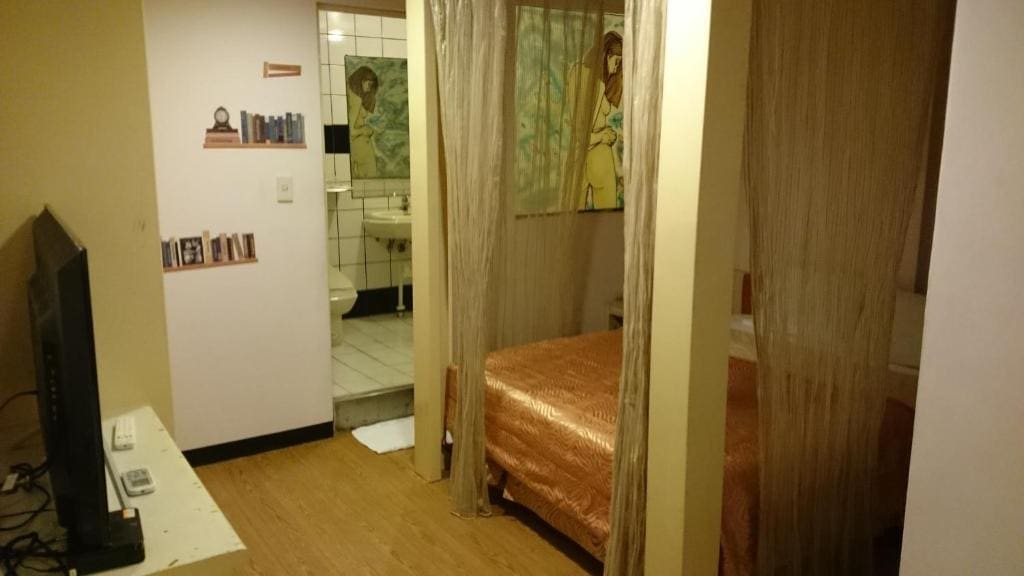 Double Room with Private Bathroom room - Image 3