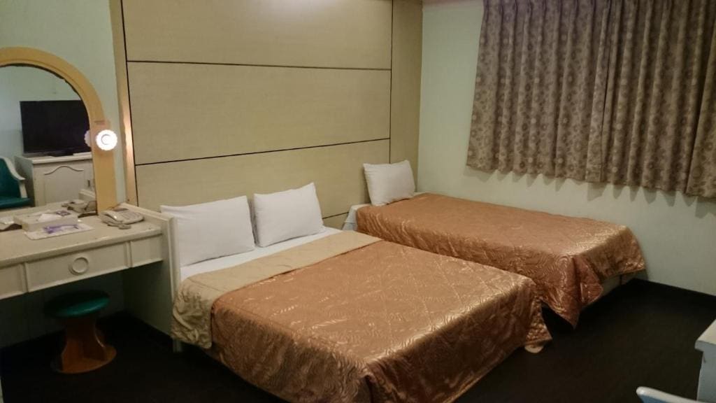 Quadruple Room with Bathroom room - Image 3