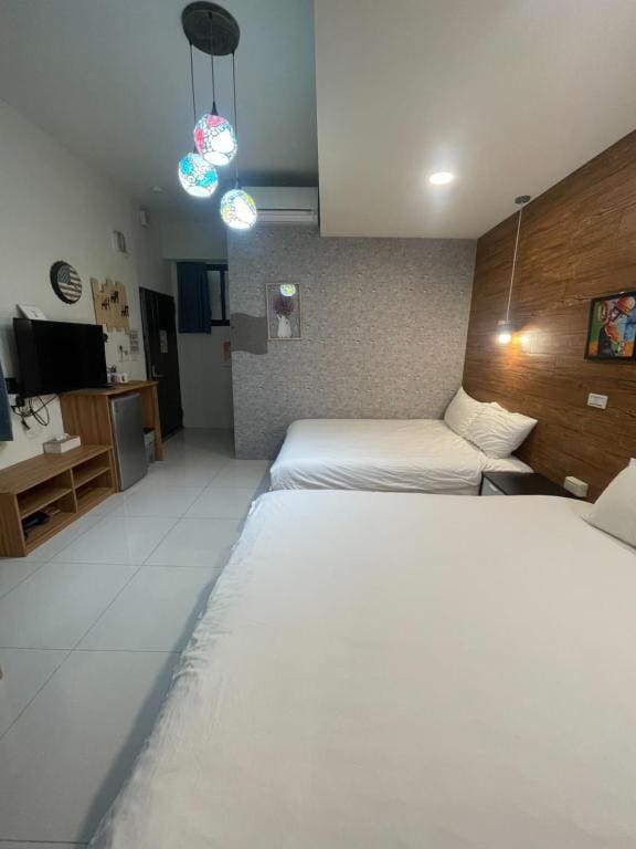 Standard Triple Room room - Image 2