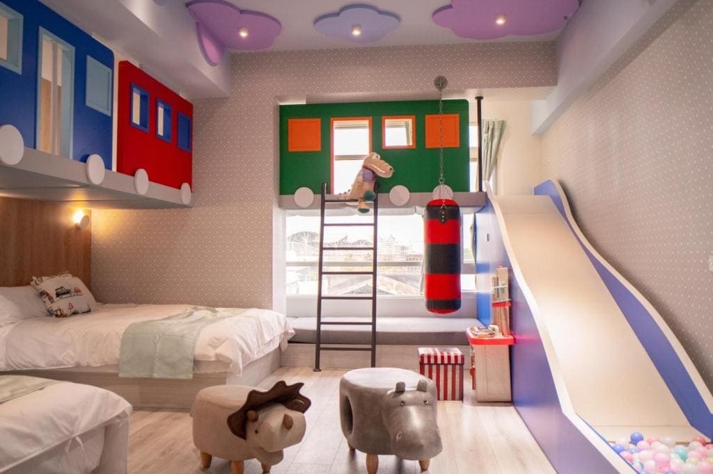 Deluxe Quadruple Room room - Image 1