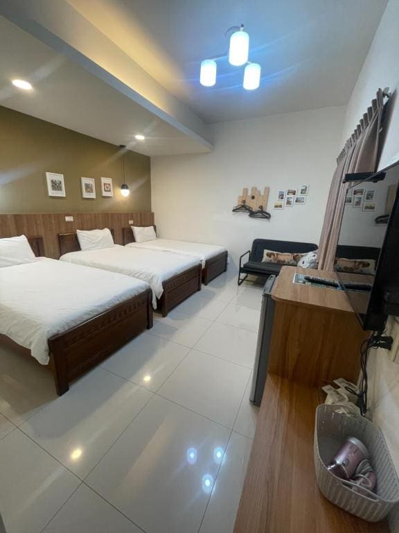 Standard Triple Room room - Image 1