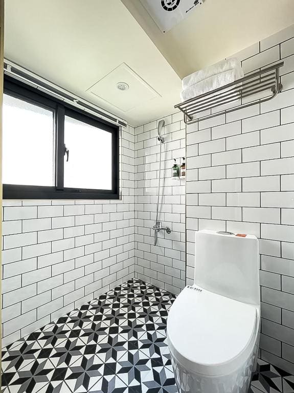 Double Room with Private Bathroom room - Image 3