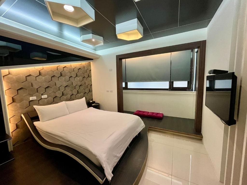 Double Room with Private Bathroom room - Image 3