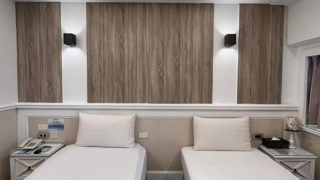 Superior Twin Room room - Image 1