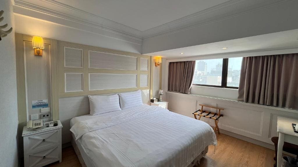 Economy Quadruple Room room - Image 3