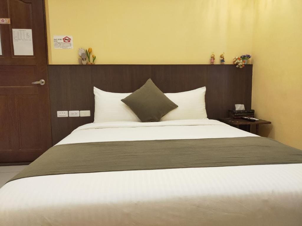 Standard Double Room room - Image 2