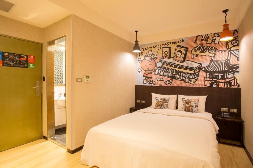 Economy Double Room (No Window) room - Image 2