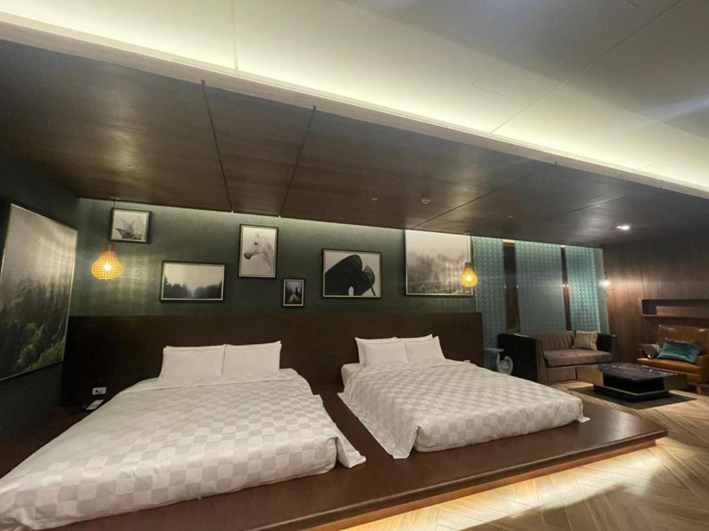 Deluxe Quadruple Room room - Image 3