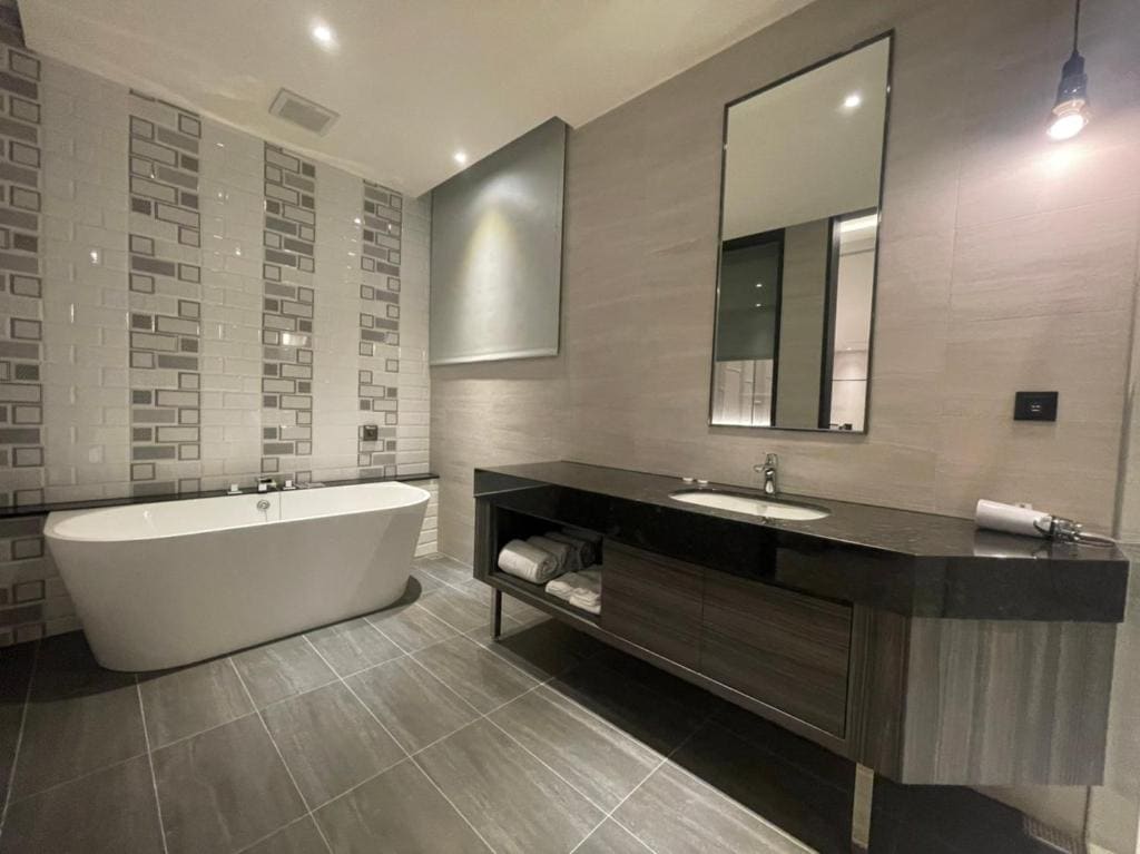 Standard Quadruple Room room - Image 1
