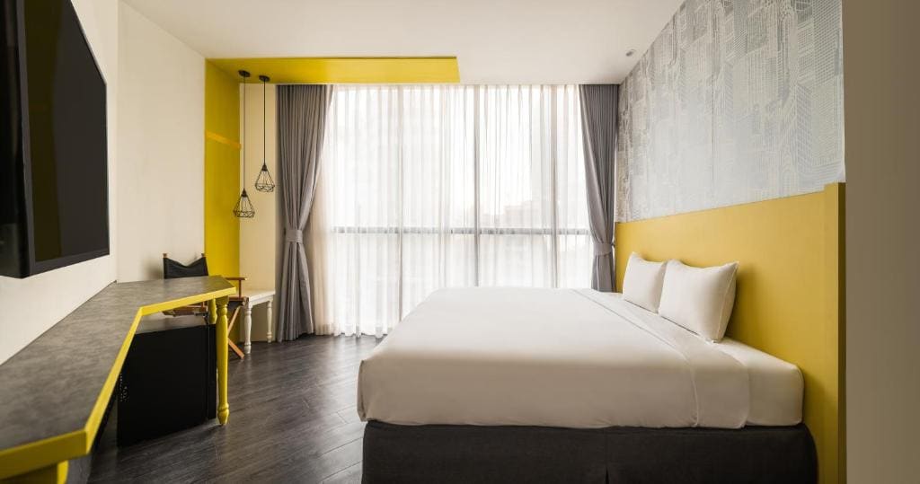 Deluxe Double Room with Bath room - Image 1
