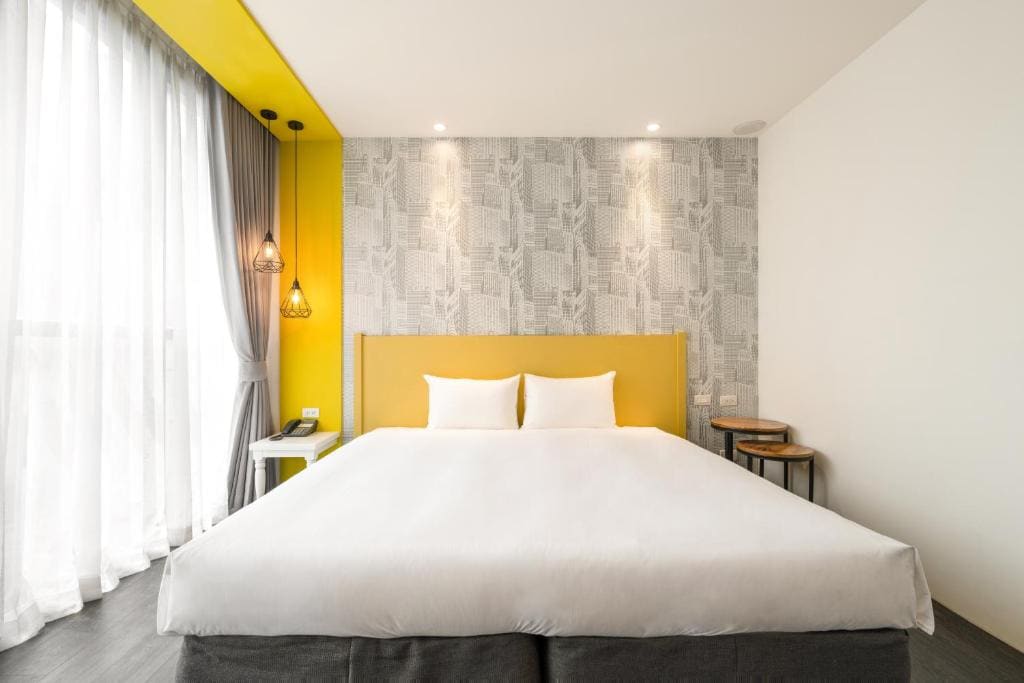 Deluxe Double Room with Shower room - Image 1