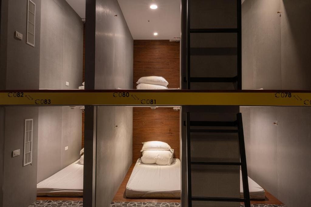 Single Bed in Female Dormitory Room room - Image 3