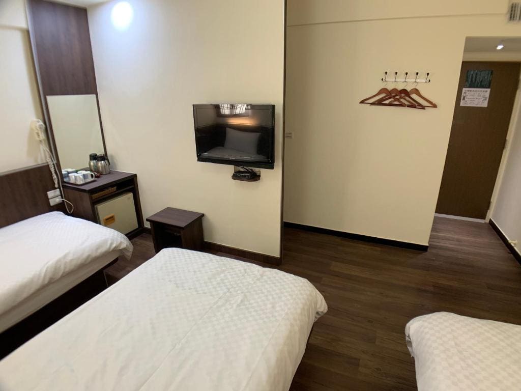 Standard Triple Room room - Image 2