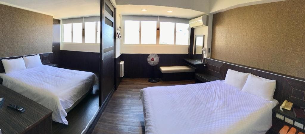 Deluxe Family Room with Sea View room - Image 2