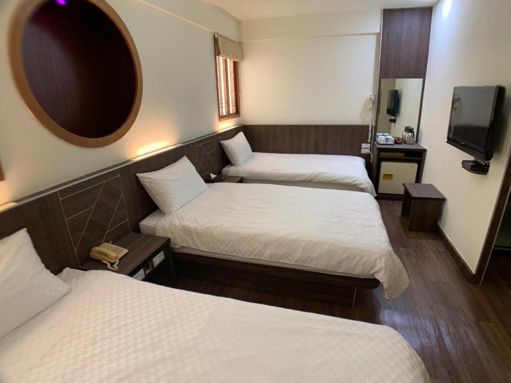 Standard Triple Room room - Image 1