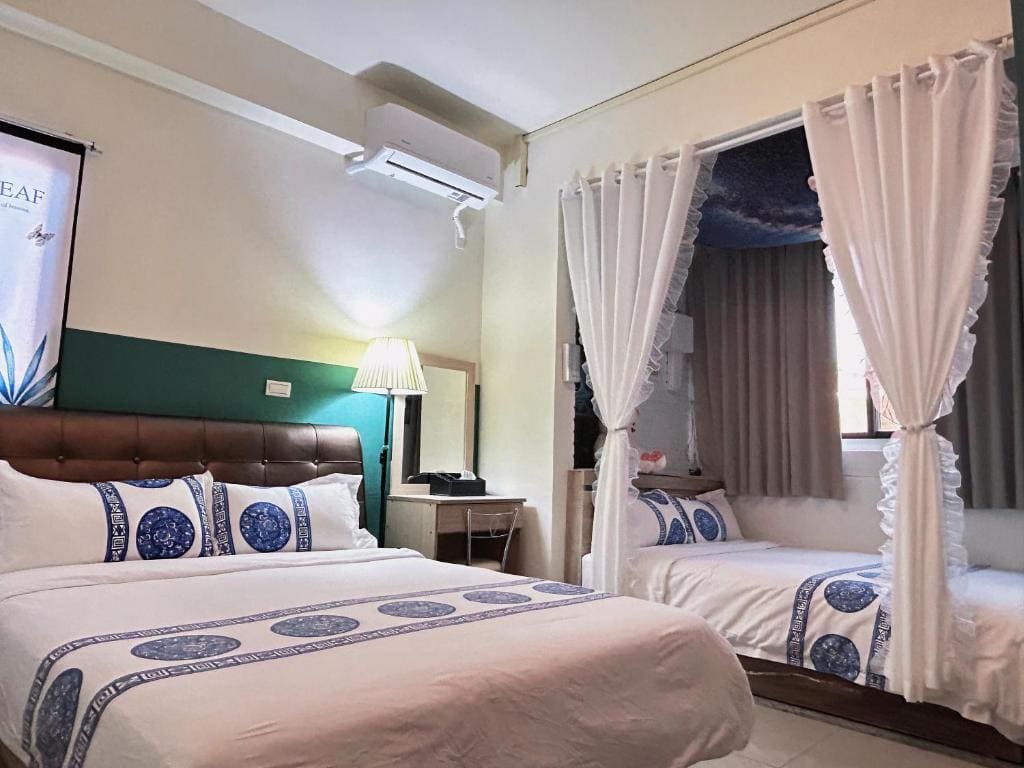 Comfort Quadruple Room room - Image 1