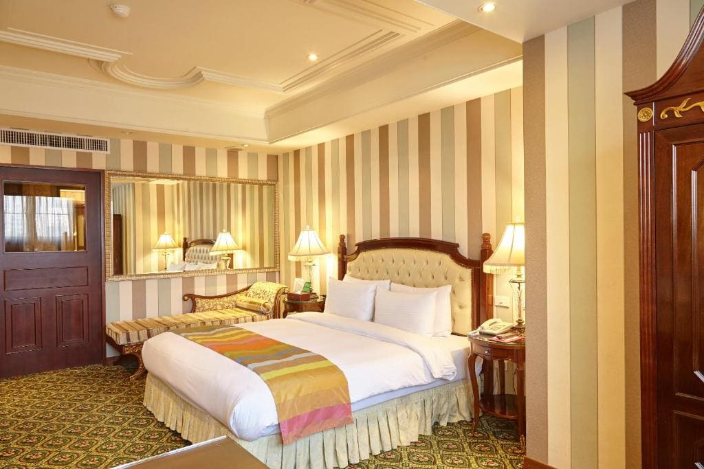 Deluxe Double Room room - Image 3