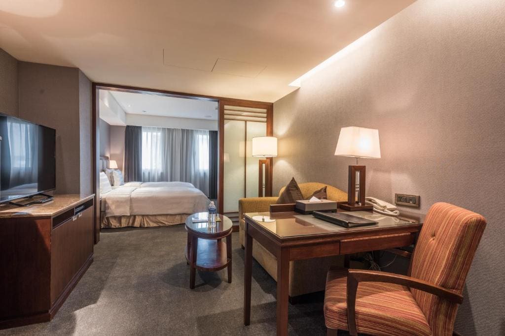 Superior Twin Suite room - Image 2