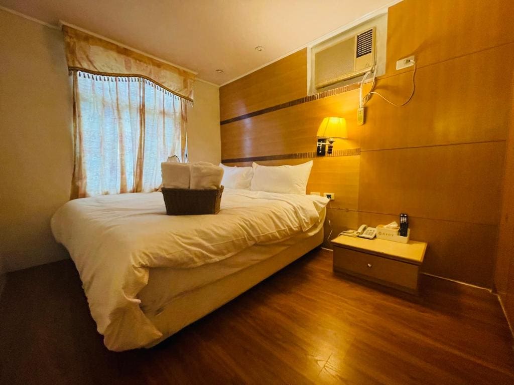 Standard Queen Room room - Image 1