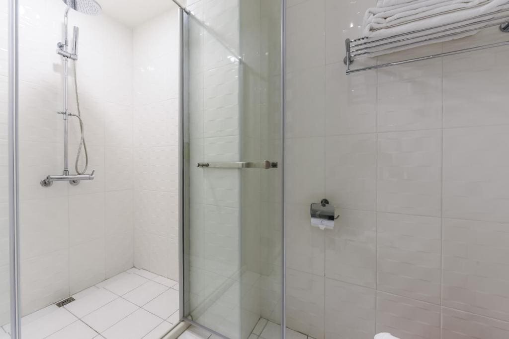 Standard Twin Room room - Image 3